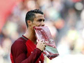 Ronaldo sa po ocenenie nedostavil, Portugalčania sú sklamaní