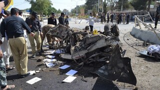 Tri bombové útoky v Pakistane si vyžiadali desiatky obetí