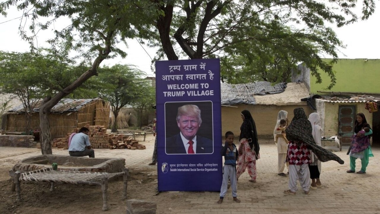 Aby dostali nové záchody, museli dedinu pomenovať po Trumpovi
