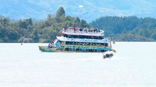 Potopila sa loď plná turistov, hlásia mŕtvych aj nezvestných