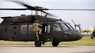 Na letisku v Prešove pristáli prvé dva vrtuľníky Black Hawk
