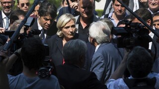 Le Penová novinári kamery 1140 px (SITA/AP)