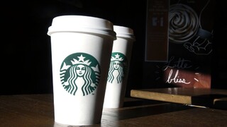Starbucks poháre logo kaviareň 1140 px (SITA/AP)