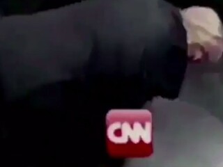Trump kontroverzným videom zaútočil na spravodajskú televíziu
