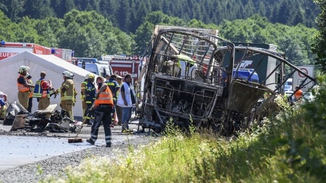 germany-bus-crash-39220-806f96e1d5f04acaa383002a8e81084d_0a000002-5579-a8df.jpg