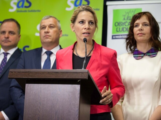 SaS, OĽaNO a KDH ukázali dohodu o kandidátoch pre župné voľby