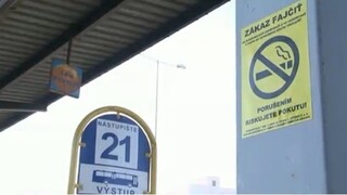 Košickým vodičom blokuje zastávka prístupovú cestu do garáží