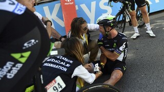 Cavendish sa po páde musí rozlúčiť s Tour, zlomil si lopatku
