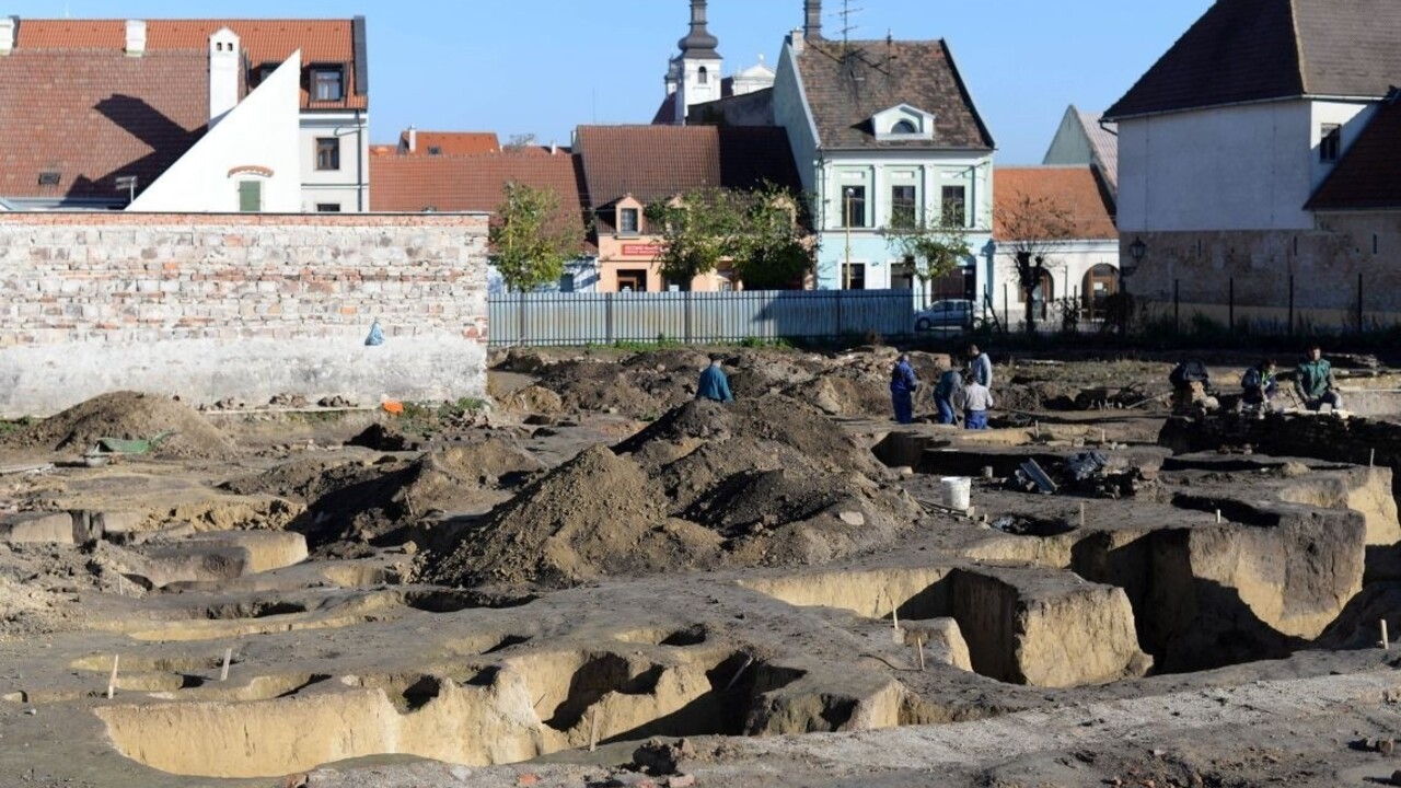 V Trnave našli mladí archeológovia nevybuchnutý mínometný granát