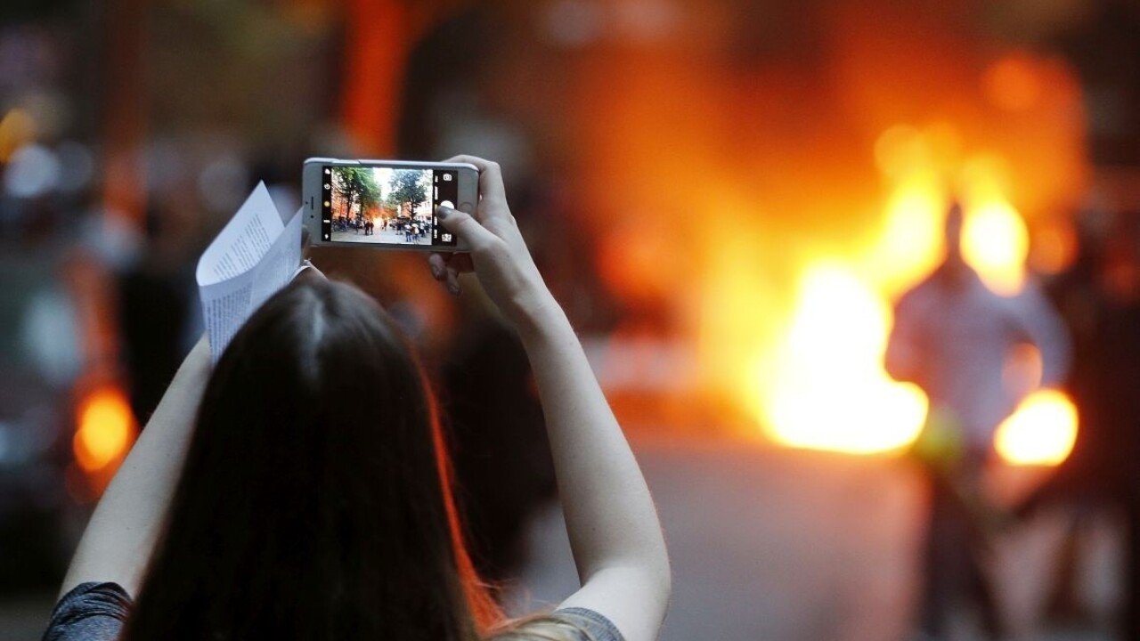 Fotogaléria: Po protestoch v Hamburgu ostala v uliciach hotová spúšť