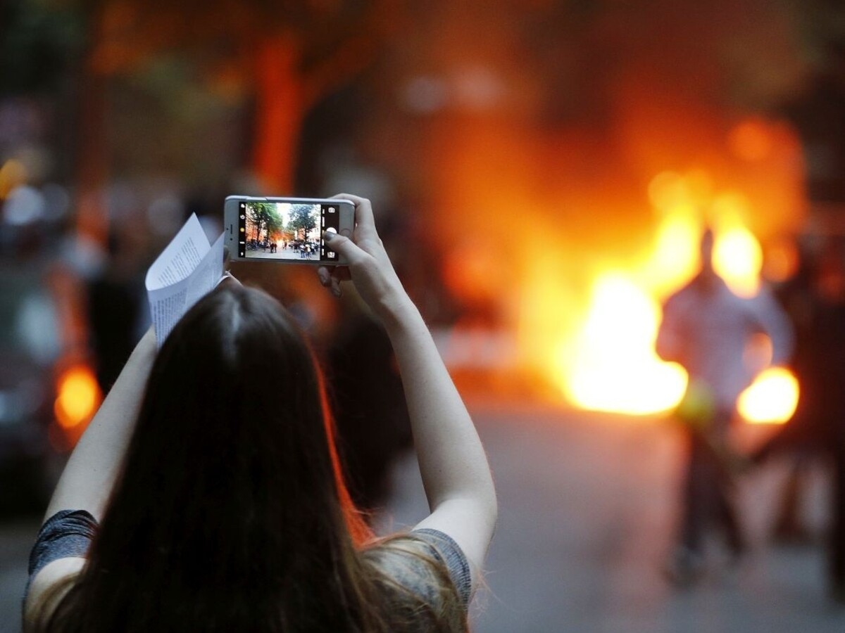 Fotogaléria: Po protestoch v Hamburgu ostala v uliciach hotová spúšť