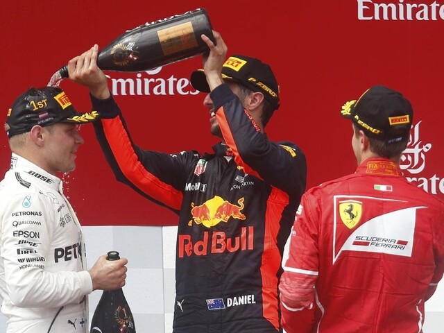 Bottas tesným víťazom VC Rakúska pred Vettelom