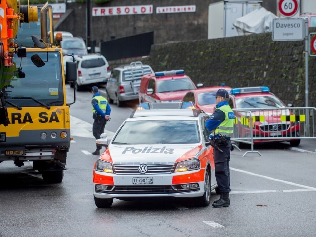 Polícia Švajčiarsko Davos 1140 px (SITA/AP)