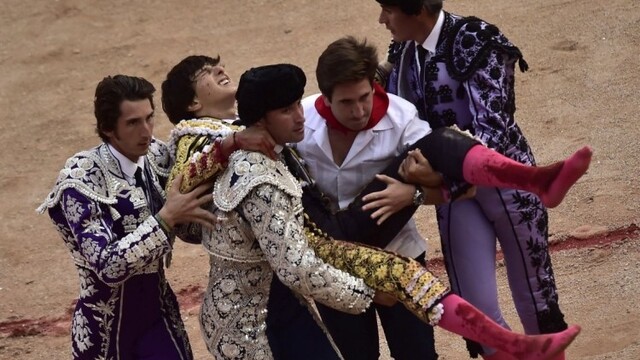 spain-running-of-the-bulls-66773-6fe64db8635b4d269e054c2920afbce7_0a000002-e273-f8a2.jpg