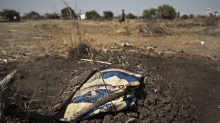 V Kongu pribúdajú nálezy masových hrobov, objavili ďalšie desiatky