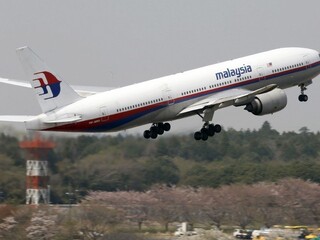 Našli možné trosky záhadne zmiznutého boeingu