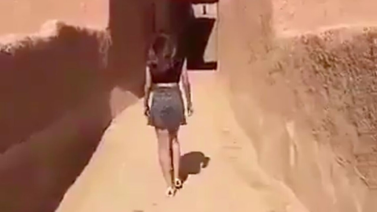 Mladá žena v minisukni spôsobila v Saudskej Arábii škandál