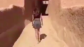 Mladá žena v minisukni spôsobila v Saudskej Arábii škandál