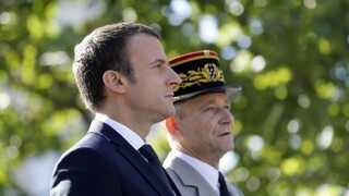 Šéf francúzskej armády po verejnom spore s Macronom končí