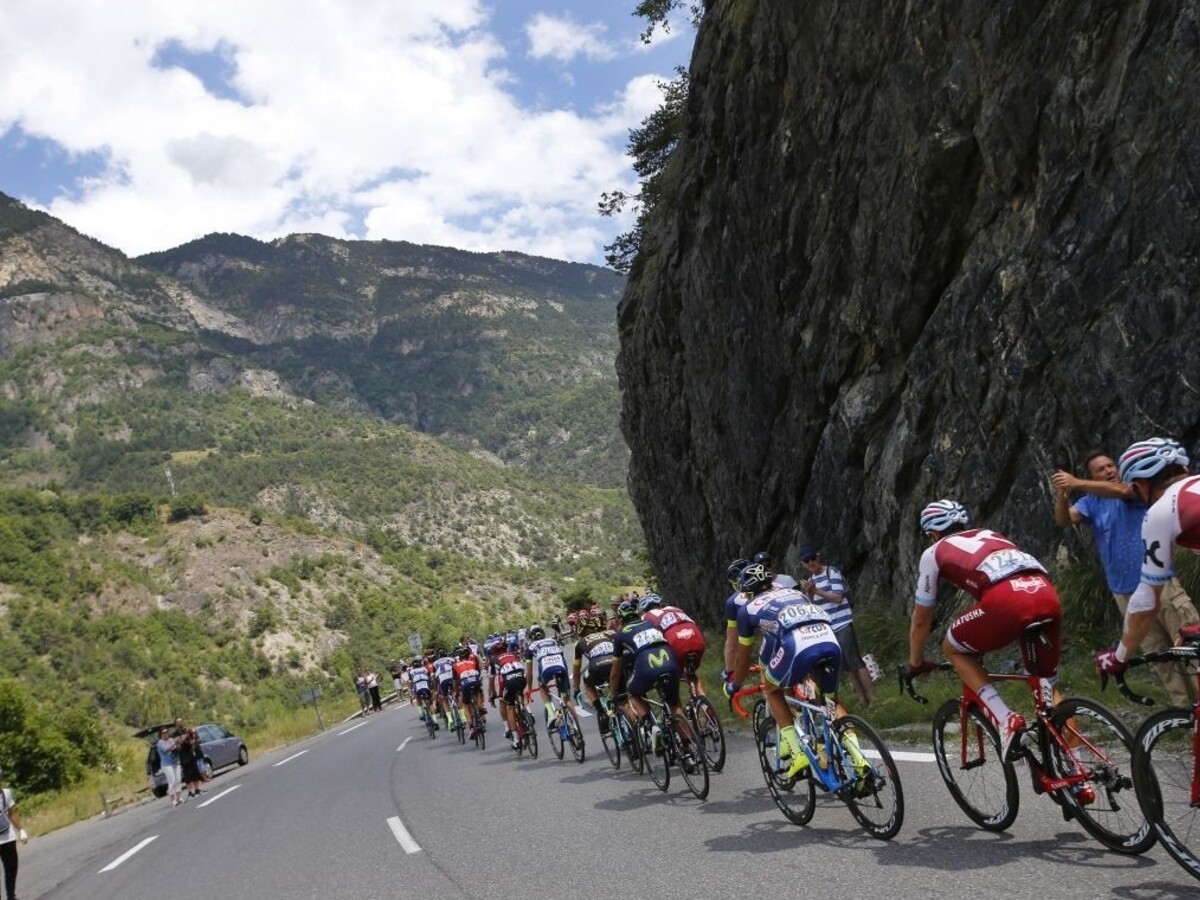 Jazdci si nevydýchnu, čaká ich najdlhšia etapa Tour de France