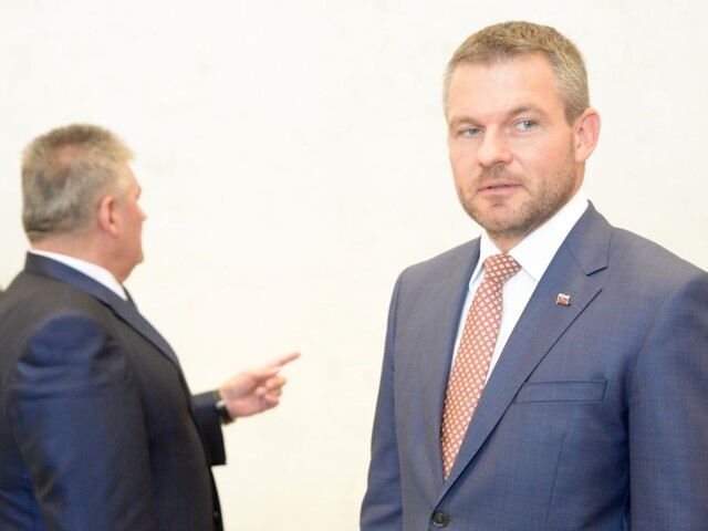 Pellegrini nesúhlasí s novou povinnosťou pre živnostníkov