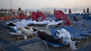 Vystrašení Gréci prespávajú vonku, obávajú sa zemetrasení