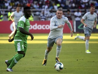 Rooneymu sa darí, v drese Evertonu dal o sebe znova vedieť