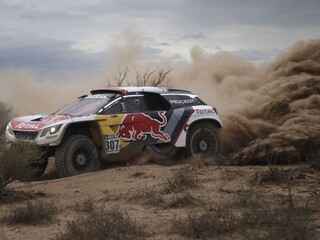 Despres obhájil víťazstvo na Silk way Rally, oslavuje o čosi skôr