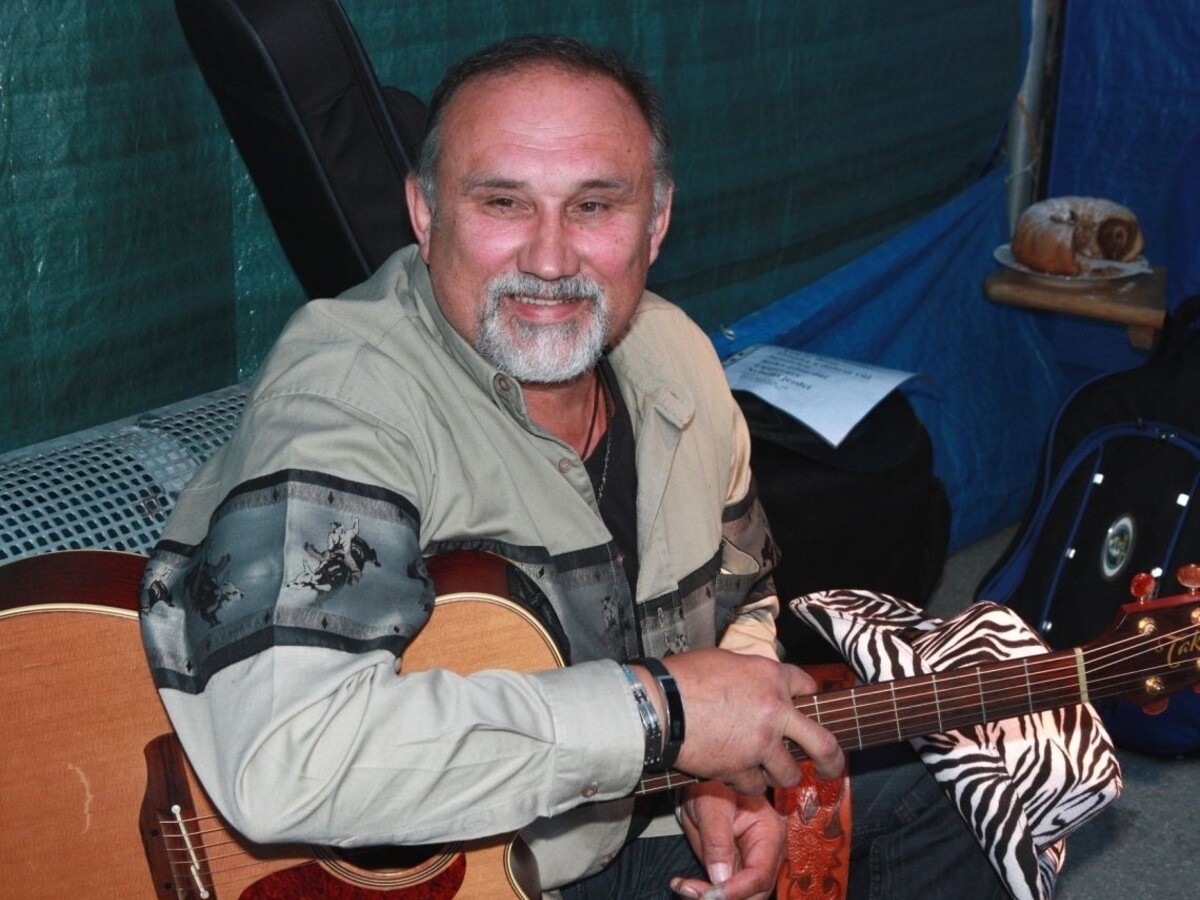 Tragédia na slovenskom festivale: spevák skonal priamo na pódiu