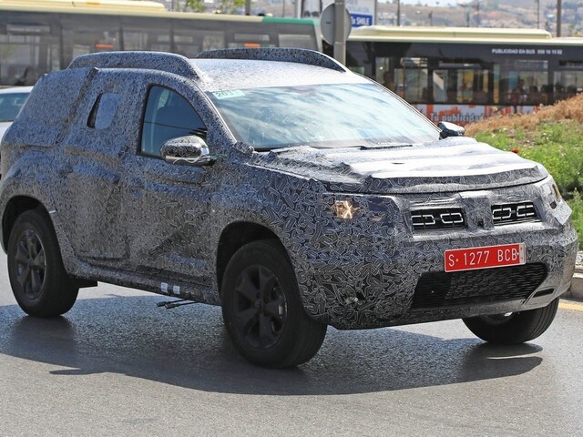 Dacia zatiaľ hybridy neponúkne, proti emisiám bojuje plynom