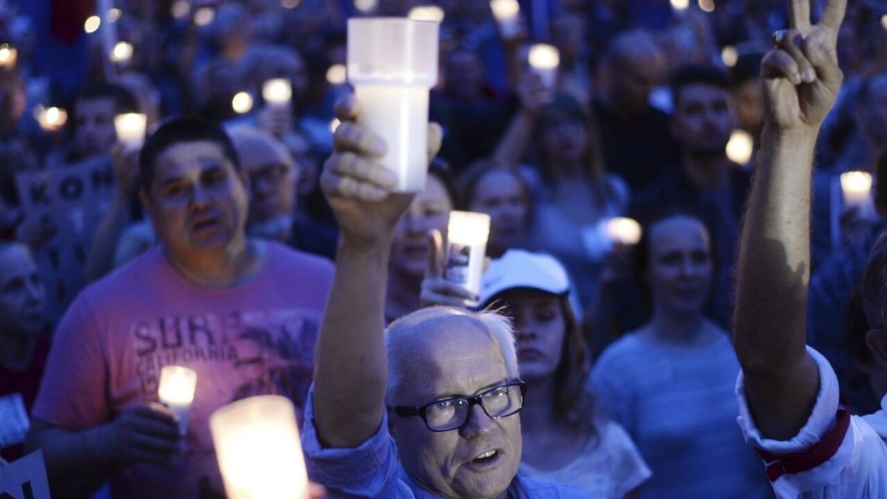 Poliaci protestujú už vyše týždňa proti kontroverznej reforme súdnictva