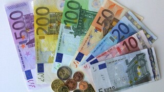 Euro posilnilo ako dávno nie, kurz voči doláru dosahuje dvojročné maximum
