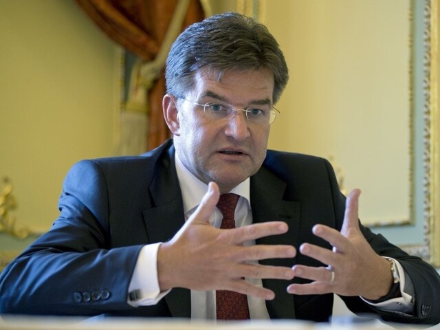 So situáciou v Poľsku je spojených viacero otázok, tvrdí Lajčák