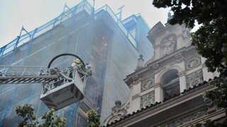 Požiar hotela na pražskom námestí vyhnal z izieb desiatky hostí
