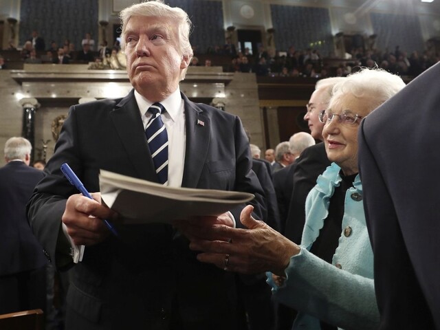 Kongres schválil nové sankcie voči Rusku, Trumpovi zviazal ruky