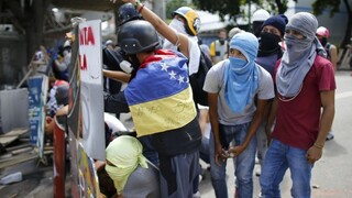 Venezuelčania sa pustili do ďalšieho štrajku, zablokovali hlavné cesty