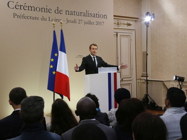 Macron prijal zákon, ktorým reaguje na nedávny škandál Fillona