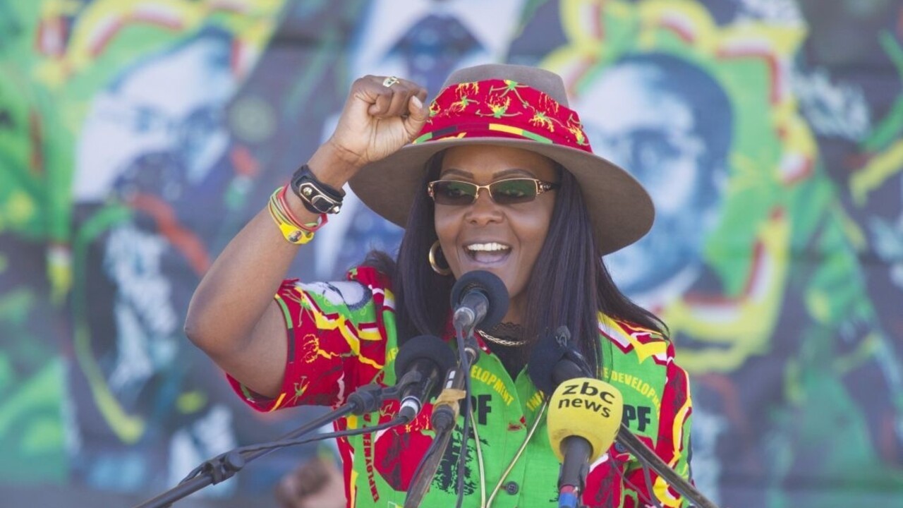 Mugabeho žena porušila tabu, prezidenta vyzvala k rozhodnutiu