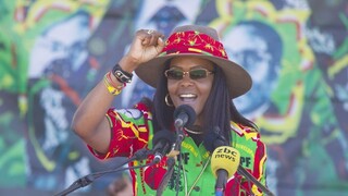 Mugabeho žena porušila tabu, prezidenta vyzvala k rozhodnutiu