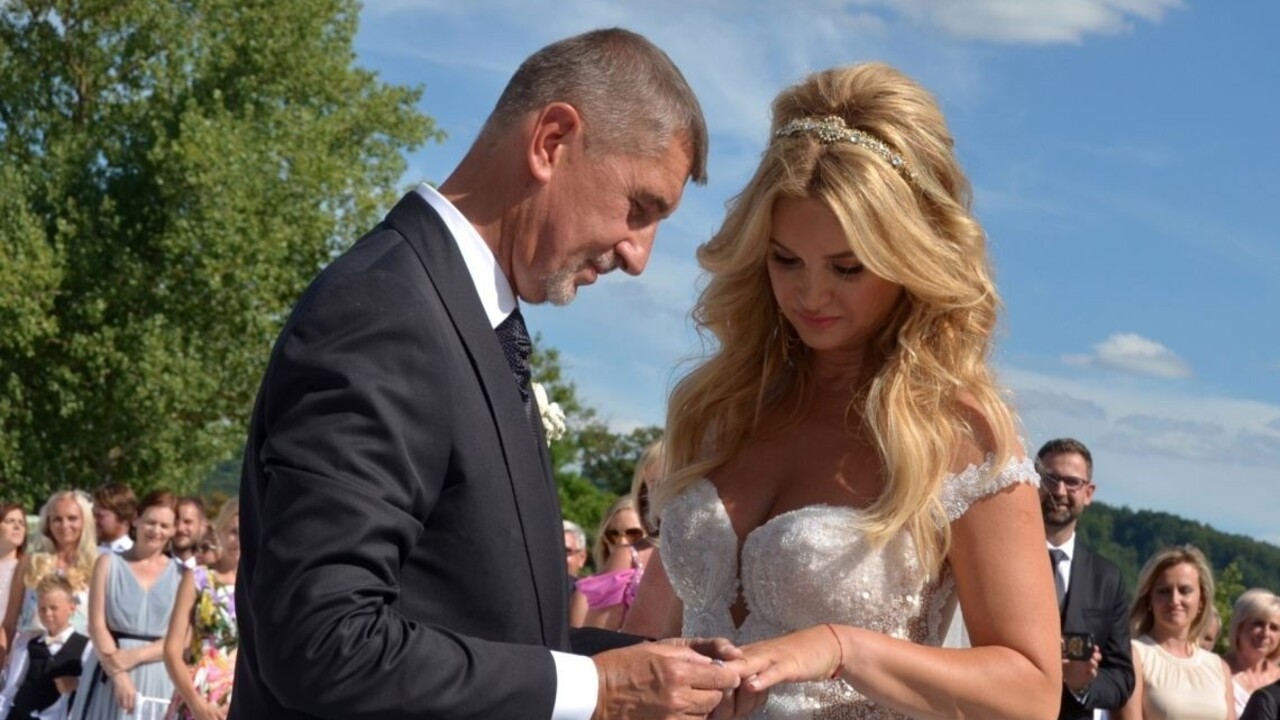 Miliardár Babiš sa oženil, na obrad sa dostavili aj demonštranti