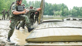 Uchádzačov o dobrovoľnú vojenčinu čaká drina, výcvik sa začne už čoskoro