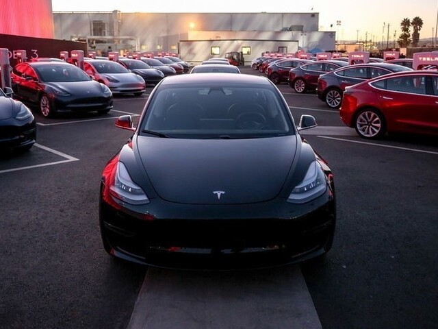 Tesla Model 3 podrobne: dynamika, dojazd aj rozmery