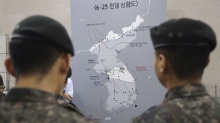 Generál s manželkou si z vojakov urobili otrokov domácnosti