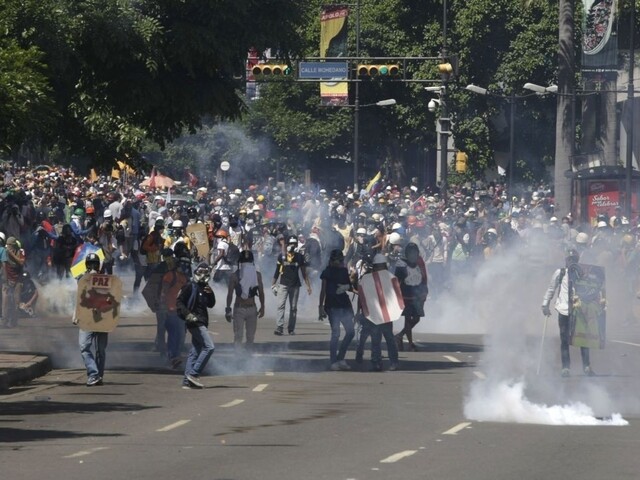 Zúfalí Venezuelčania: Okrem demonštrácií nám nič iné nezostáva