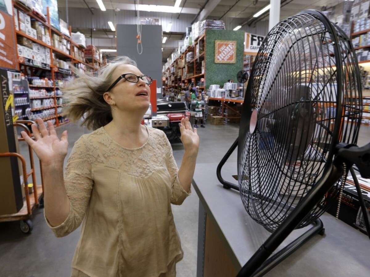 žena teplo horúčavy ventilátor 1140 px (ČTK)