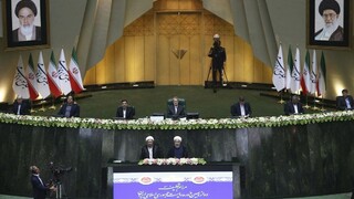 Iránsky prezident zložil prísahu, vyzval k ochrane jadrovej dohody