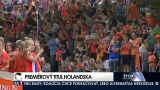 Futbalistky Holandska oslávili titul, plavili sa po rieke spolu s fanúšikmi