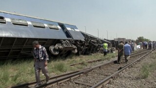 Po zrážke vlakov v Egypte hlásia desiatky mŕtvych a viac ako stovku zranených