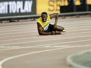 Trpký koniec bežeckej legendy. Bolt nedokončil posledné preteky