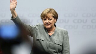 Merkelová zdôraznila význam Únie, jej strana si udržiava náskok